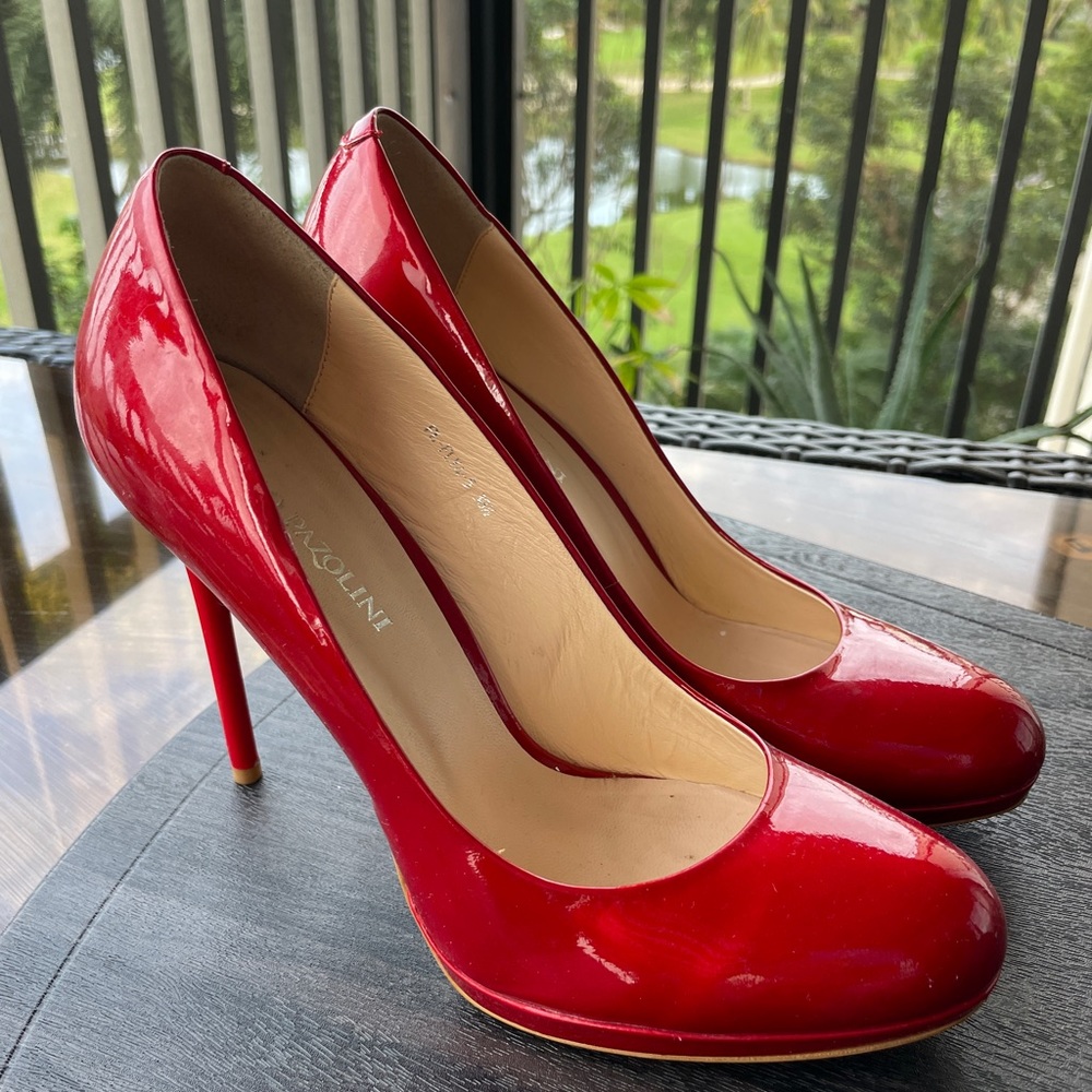 Red High Heels. Size: 38.5